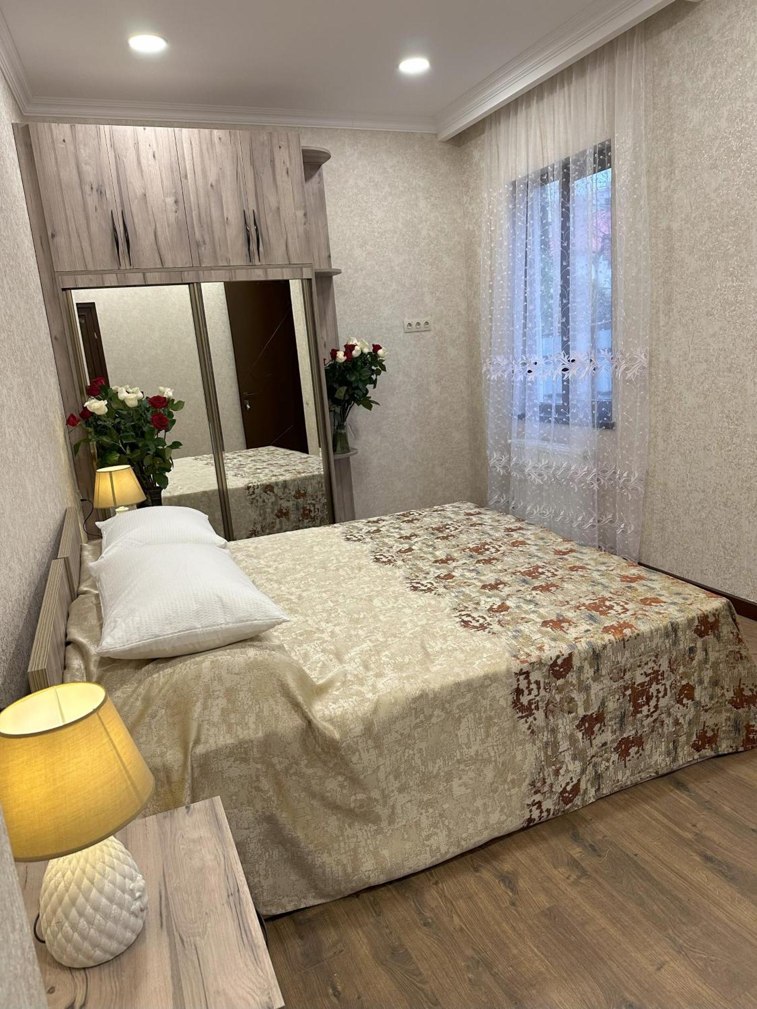 Three Palms Guest House Tbilisi Zewnętrze zdjęcie