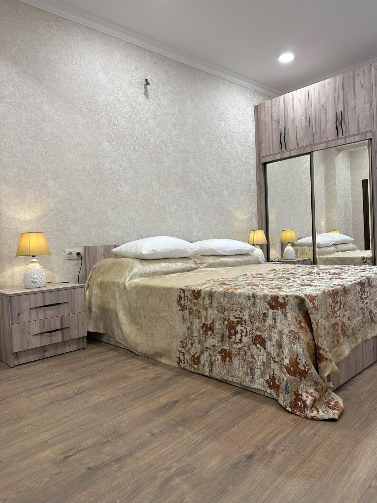Three Palms Guest House Tbilisi Zewnętrze zdjęcie