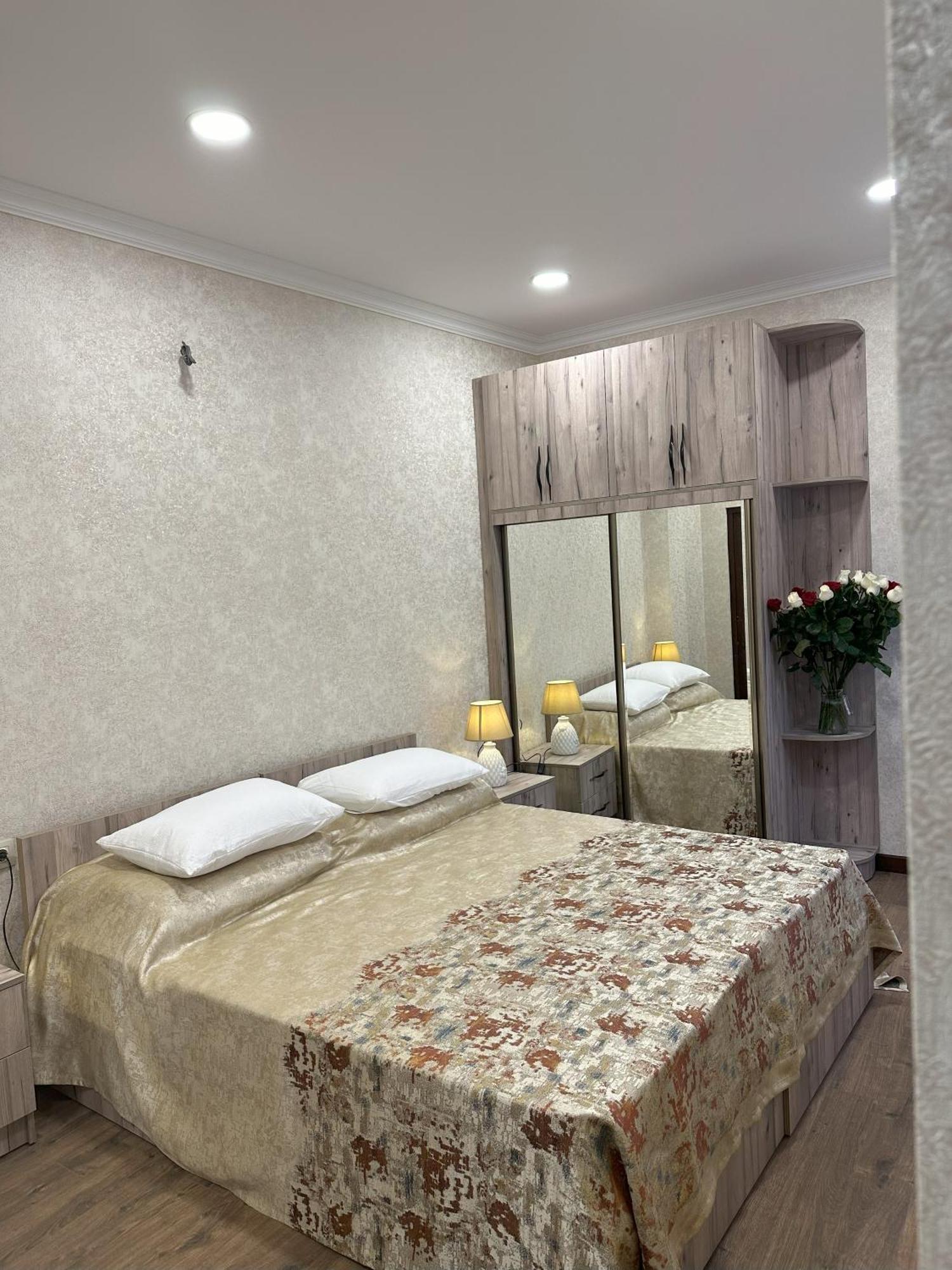 Three Palms Guest House Tbilisi Zewnętrze zdjęcie