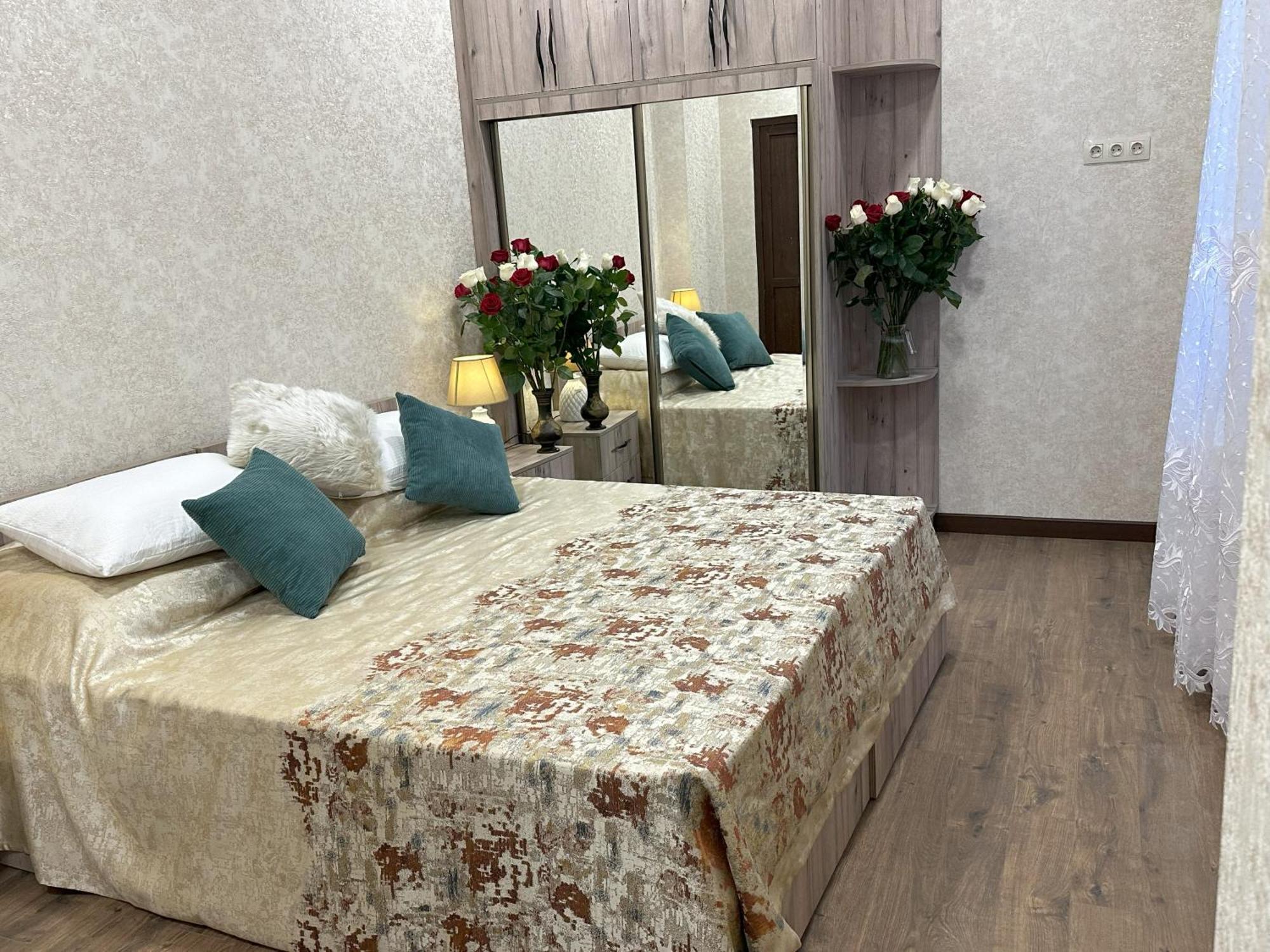 Three Palms Guest House Tbilisi Zewnętrze zdjęcie