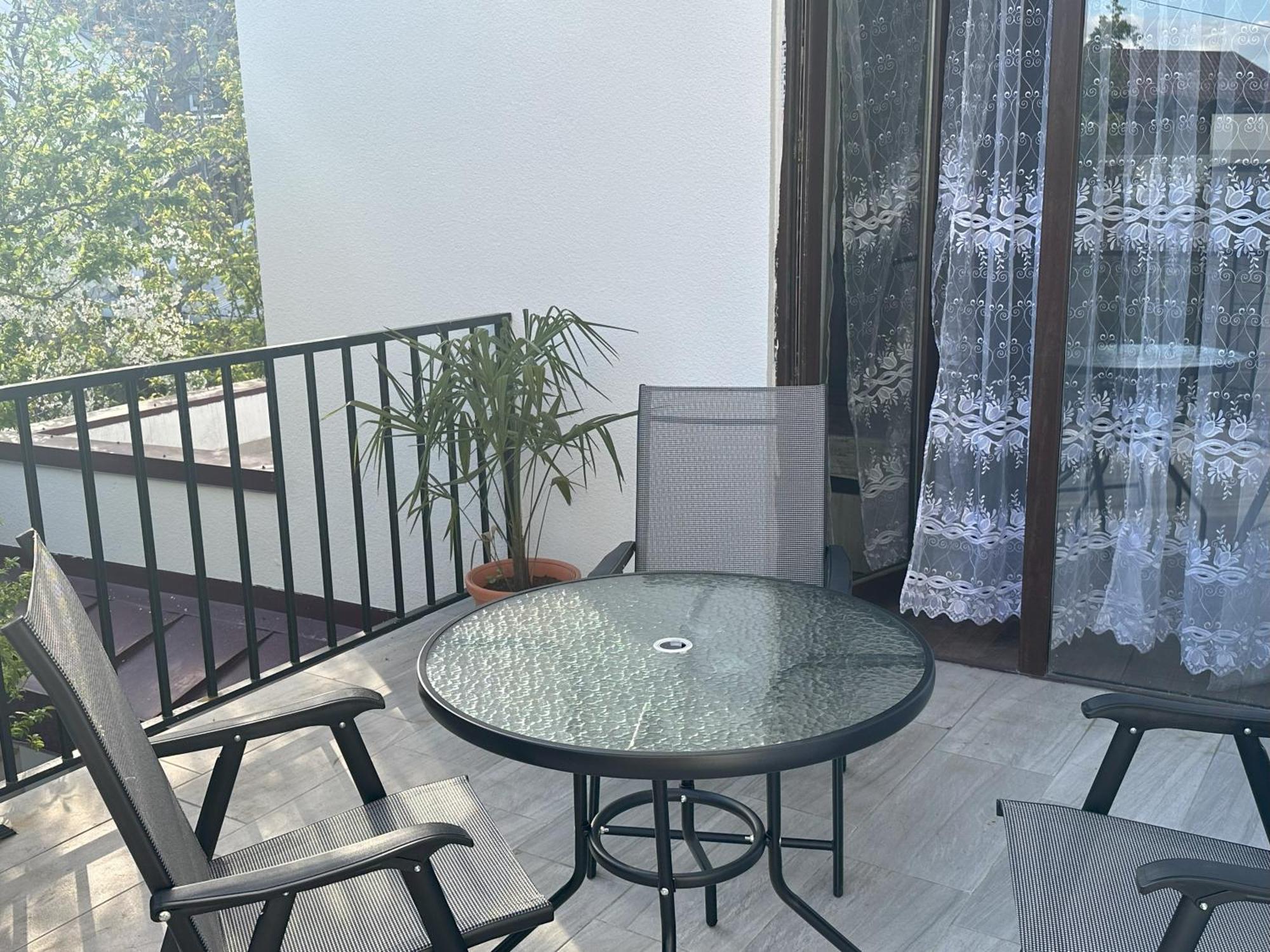 Three Palms Guest House Tbilisi Zewnętrze zdjęcie